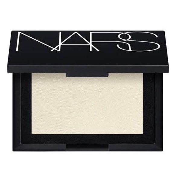 NARS Highlighting Powder in Celeb Fave Albatross - Picture 2 of 8